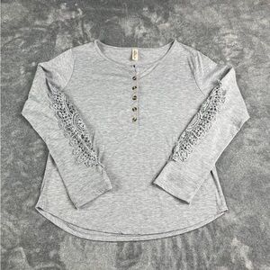 Man Xi Shang long sleeve tee with lace size XL